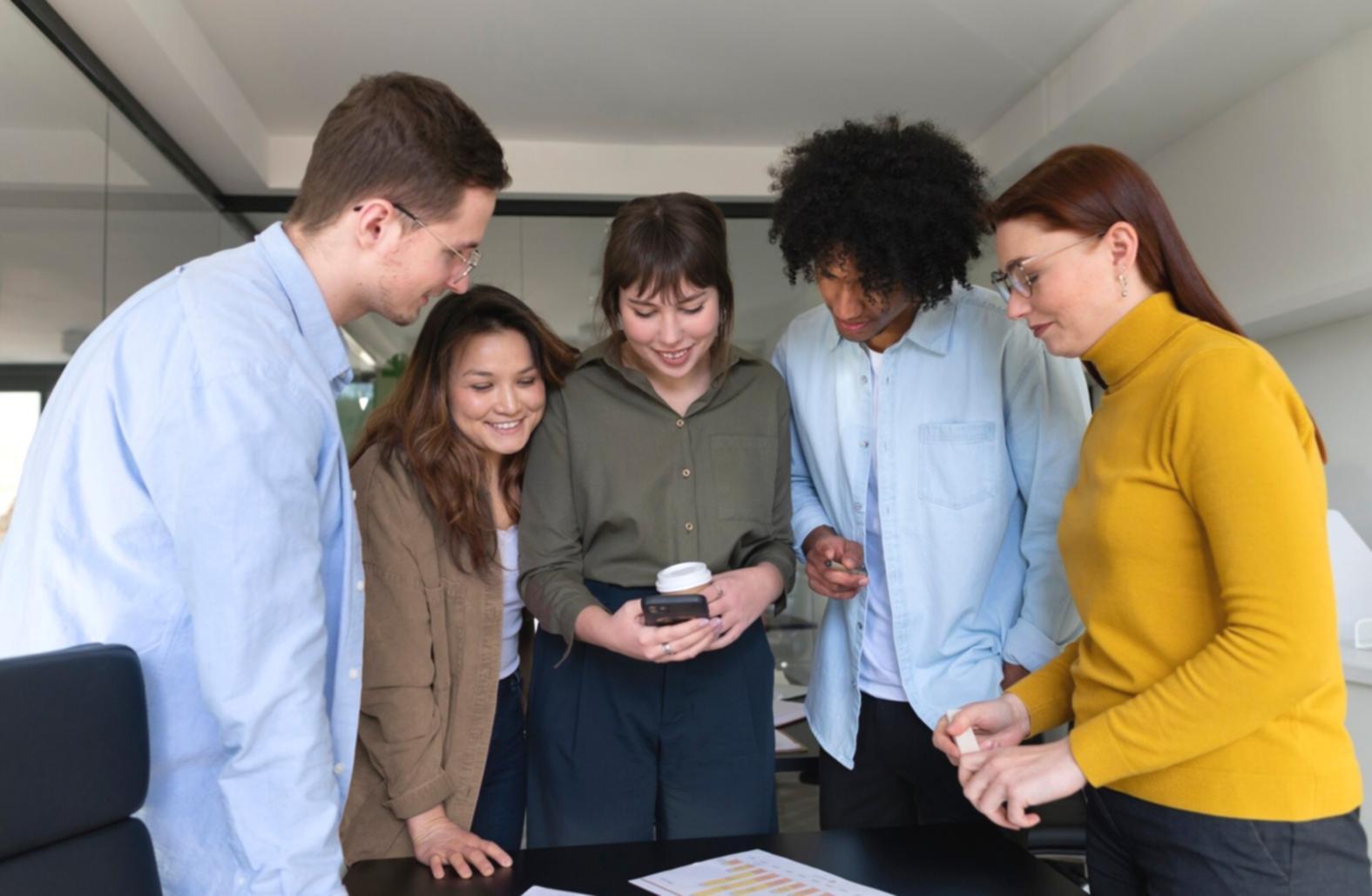 Техническая поддержка и консультации клиентов